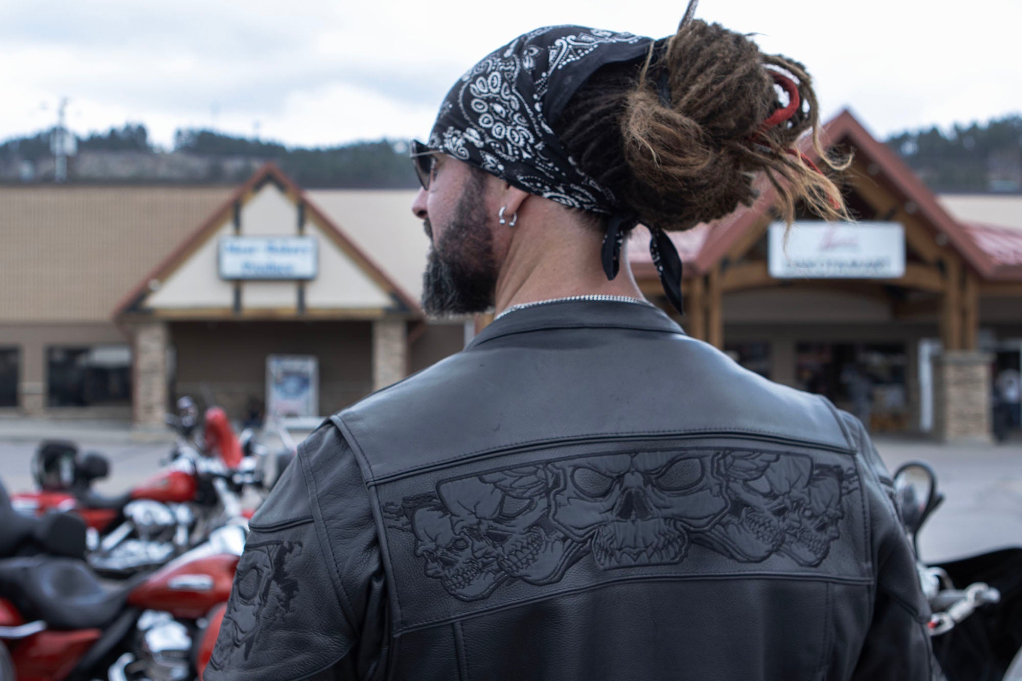 MLM1500 Men's Crossover Black Leather Scooter Jacket with Reflective Skulls