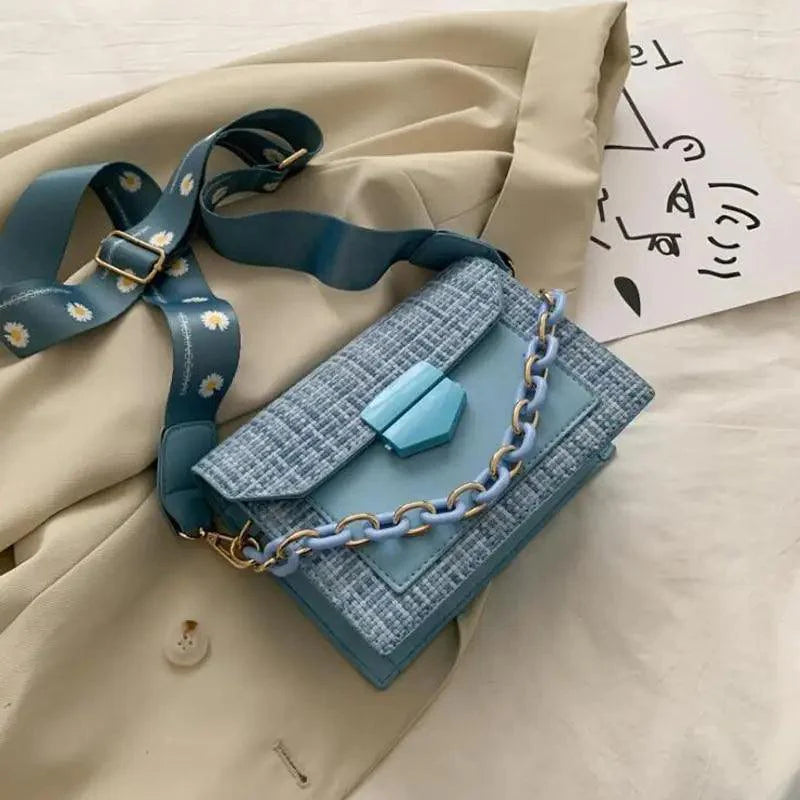 Luxury Wide Strap Shoulder Bags for Women And Girls Designer Lady Handbags and Purses Fashionable Chain Messenger Crossbody Bags